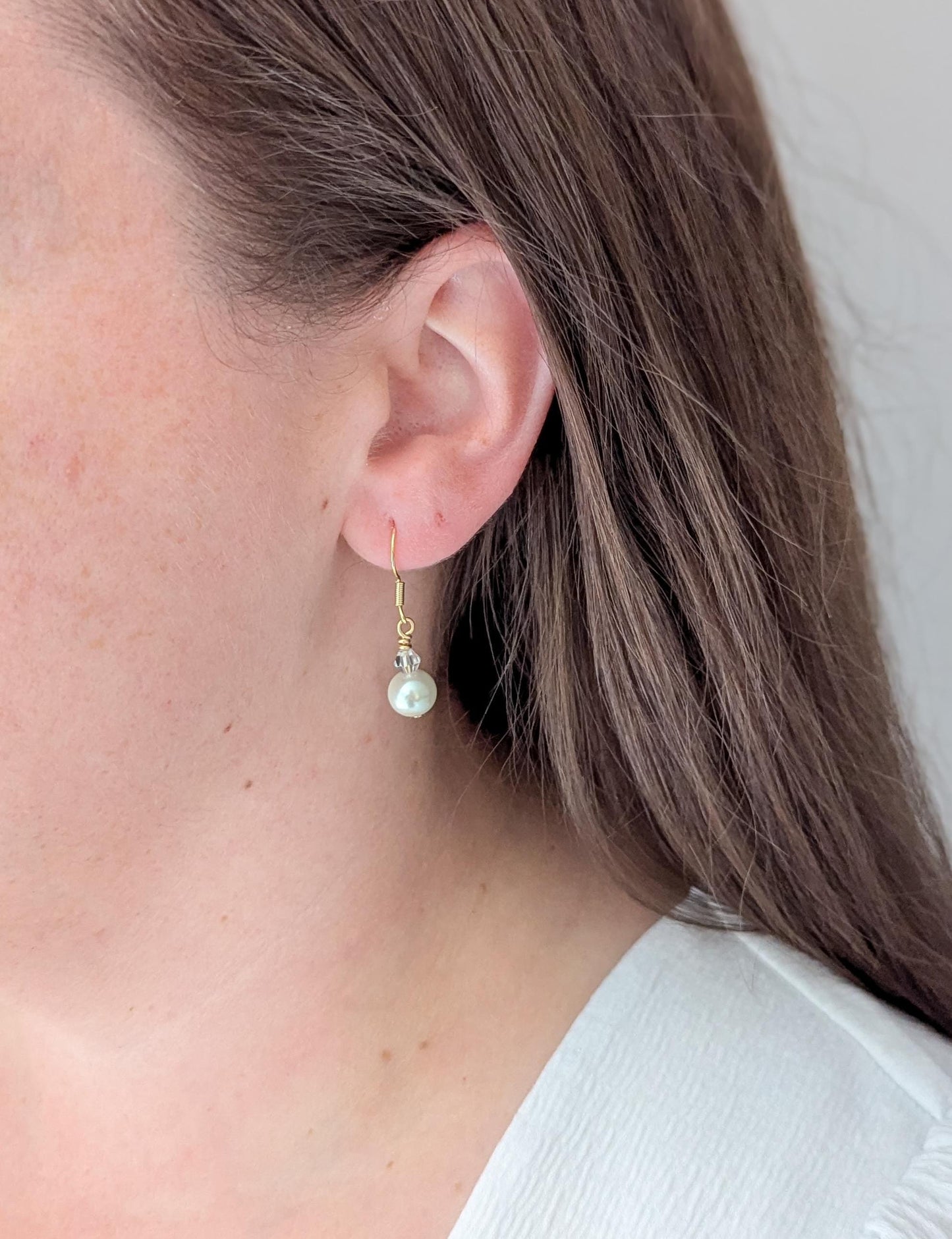 Mira - Pearl Drop Earrings With Crystal