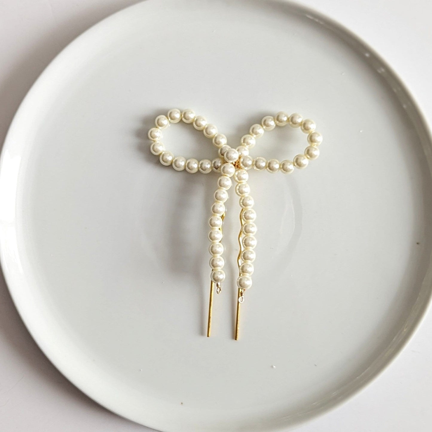 Amelia - Large Pearl Bow Hair Pin