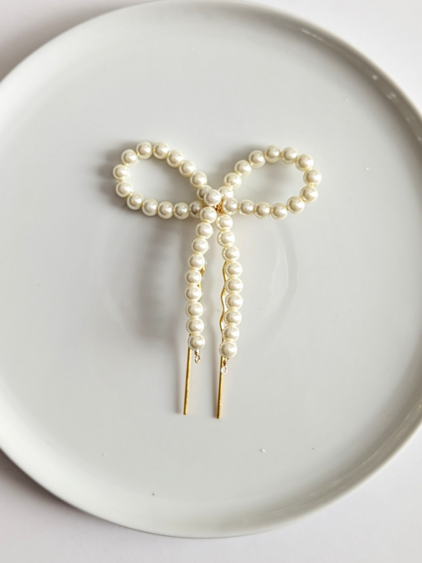Amelia - Large Pearl Bow Hair Pin