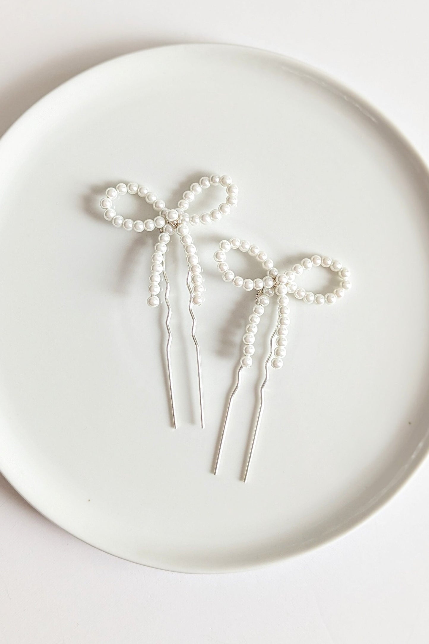 Lily – Small Pearl Bow Hair Pin