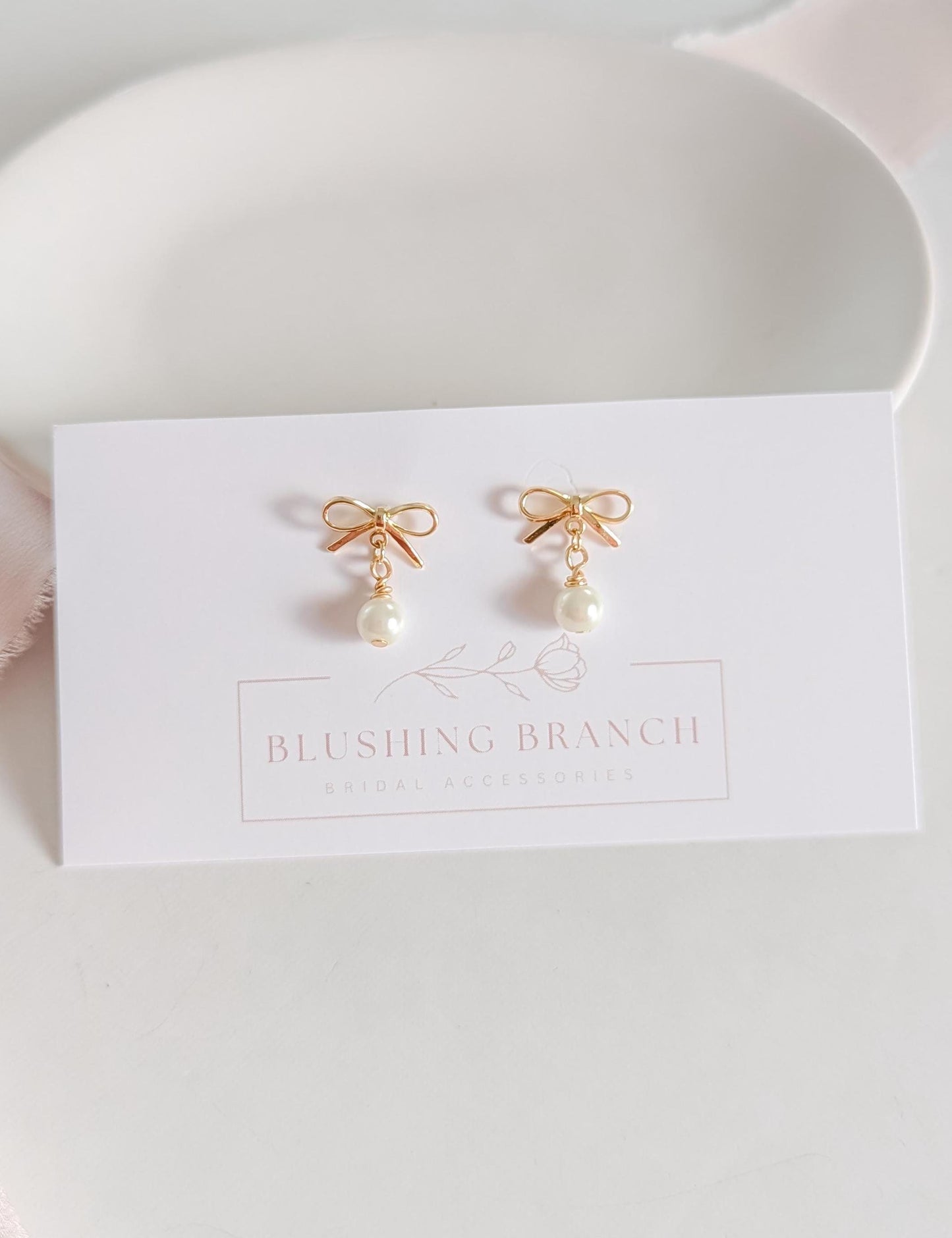 Nina - Pearl Bow Earrings Dainty 14k Gold Plated Bridal Studs
