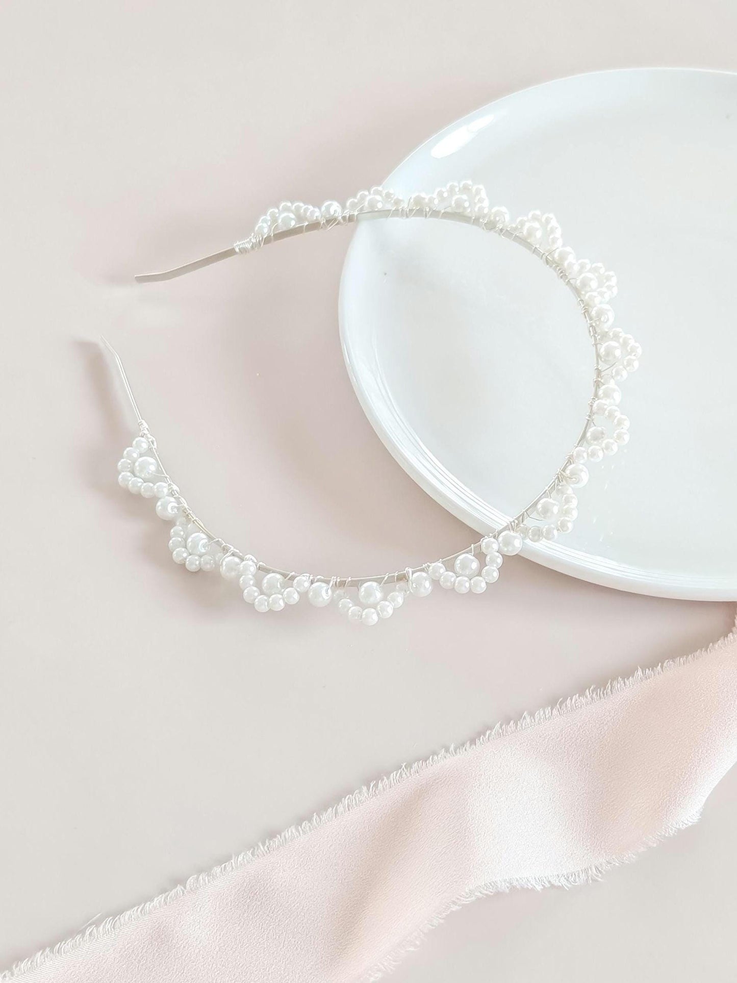 Margot - Elegant Pearl Crown Headband