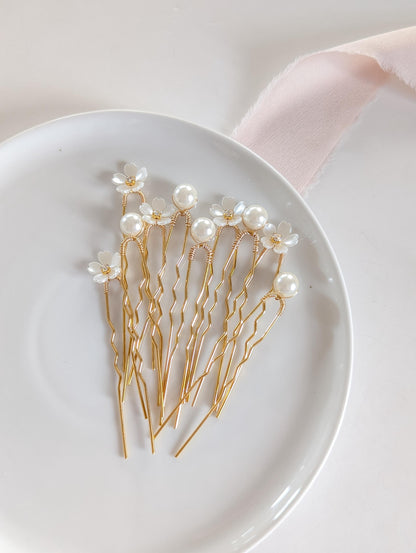 Elodie – Mixed Floral & Pearl Hair Pins (Set of 2–15)