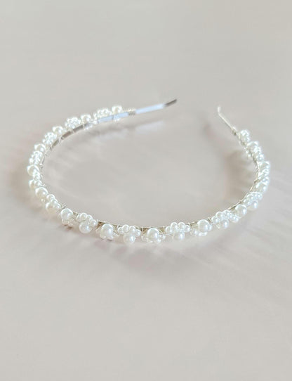 Lexi – Minimalist Pearl Bridal Headband