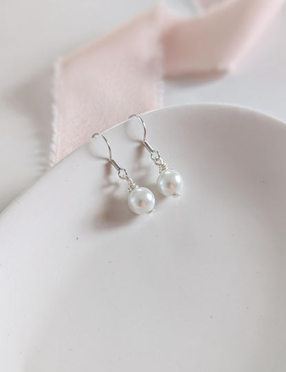 Anna - Simple Drop Pearl Dangle Earring
