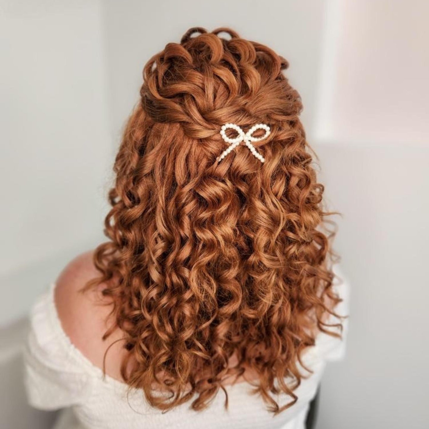 Lily – Small Pearl Bow Hair Pin