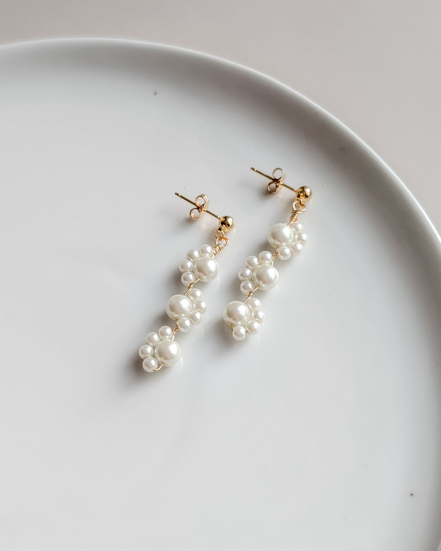 Lexi - Dainty Pearl Earring