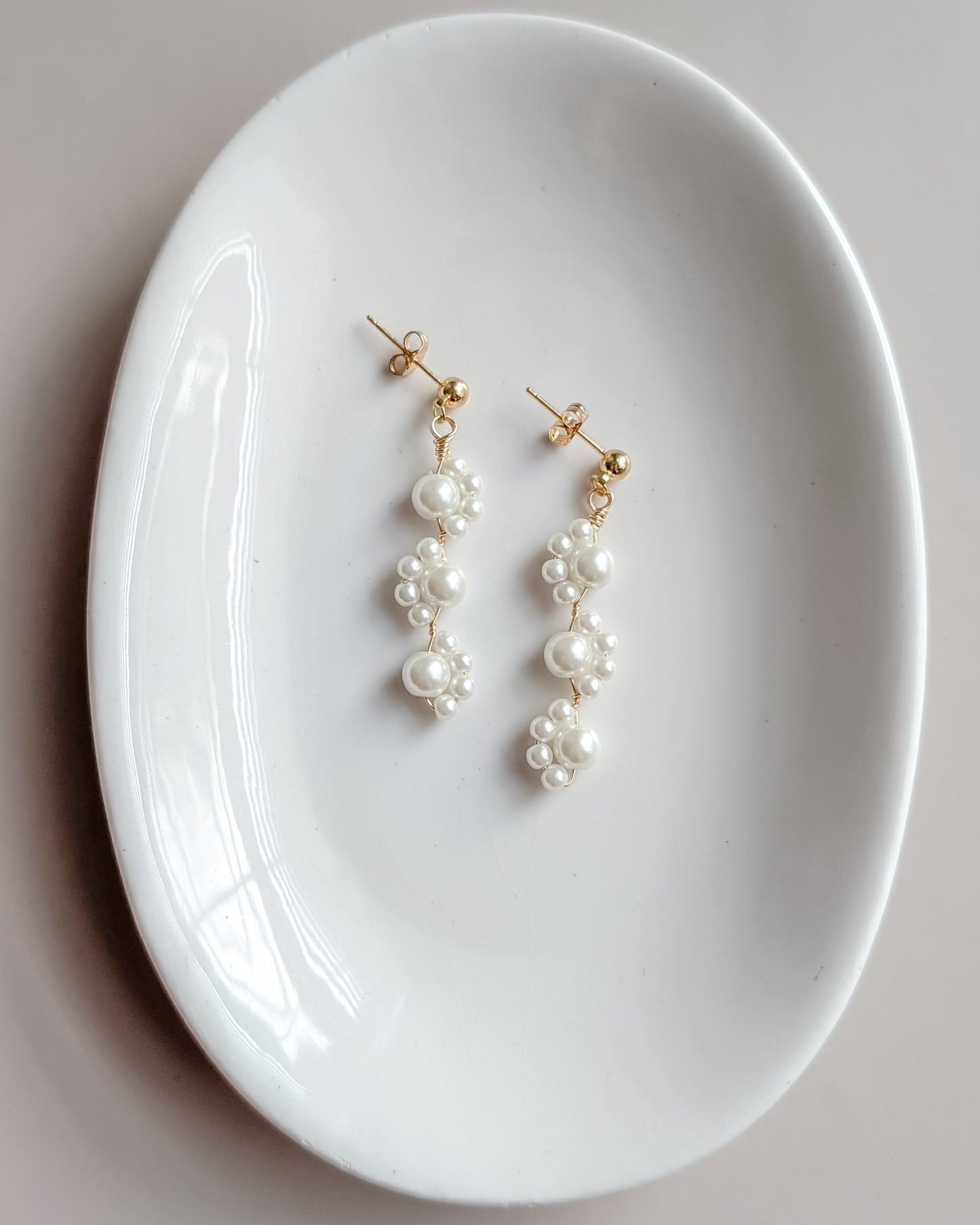 Lexi - Dainty Pearl Earring