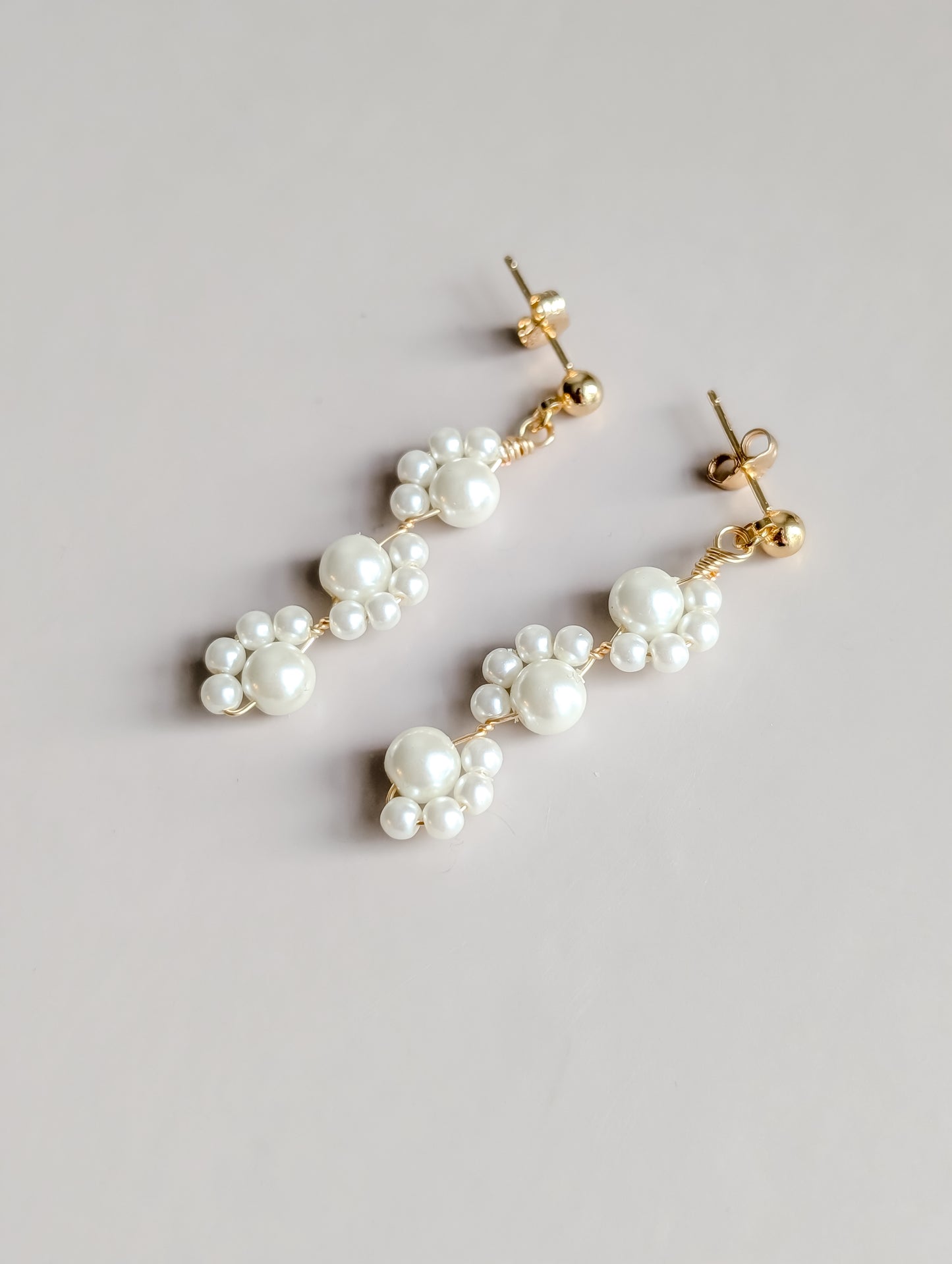 Lexi - Dainty Pearl Earring