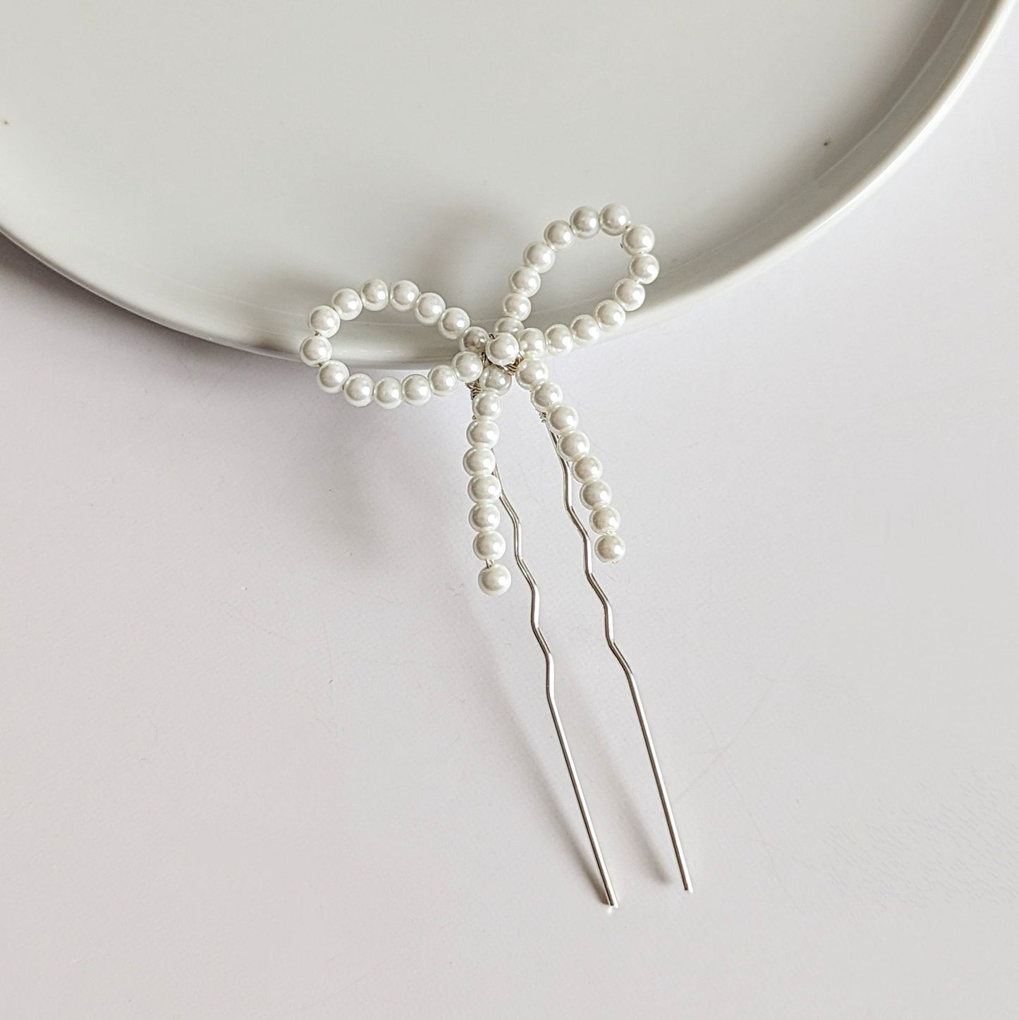 Lily – Small Pearl Bow Hair Pin