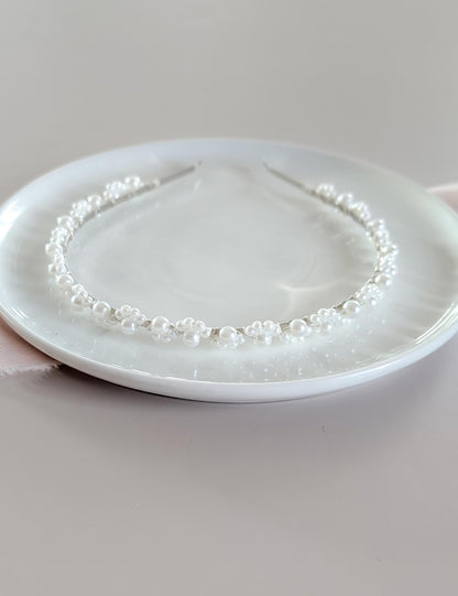 Lexi – Minimalist Pearl Bridal Headband