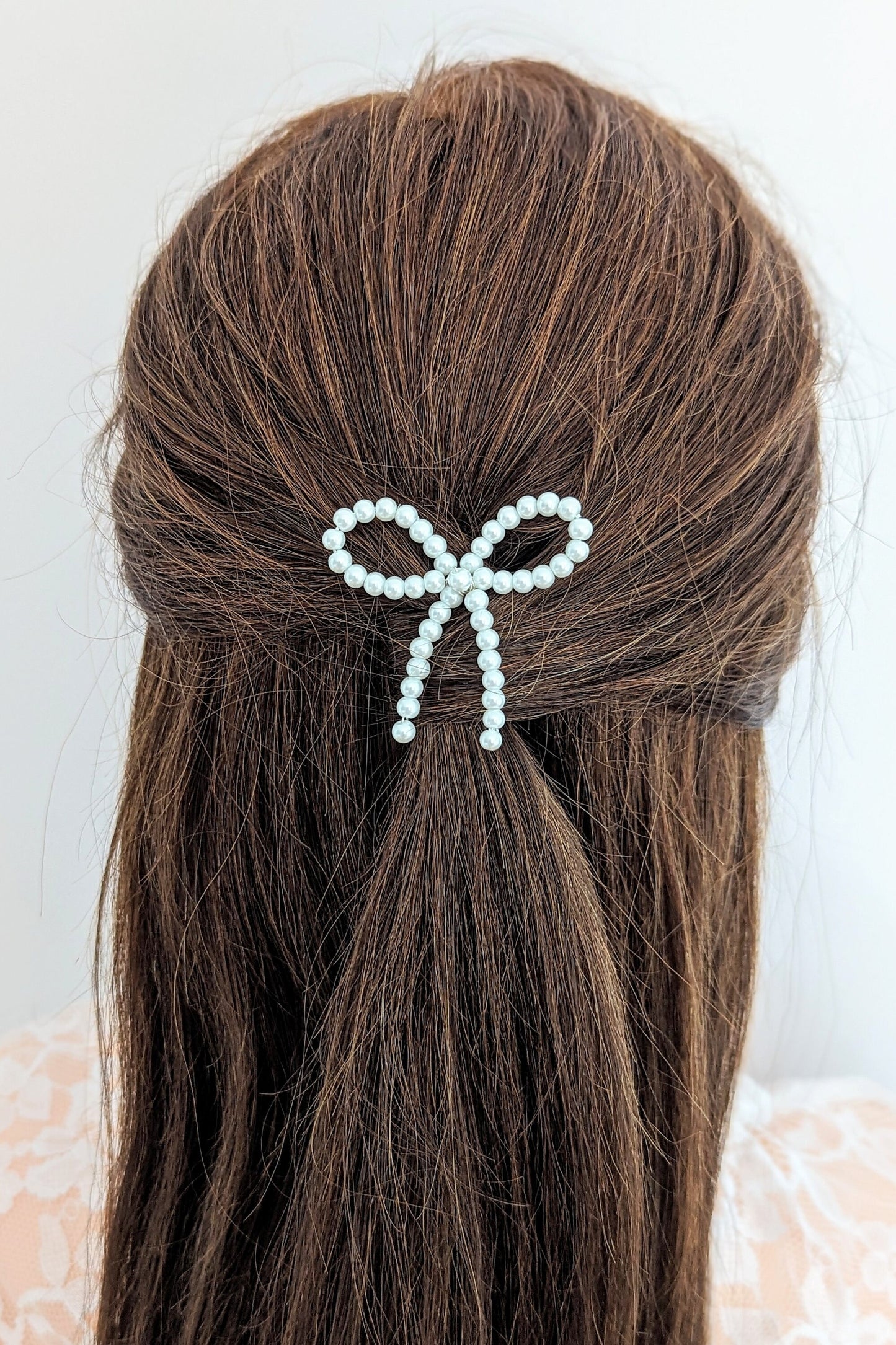 Lily – Small Pearl Bow Hair Pin