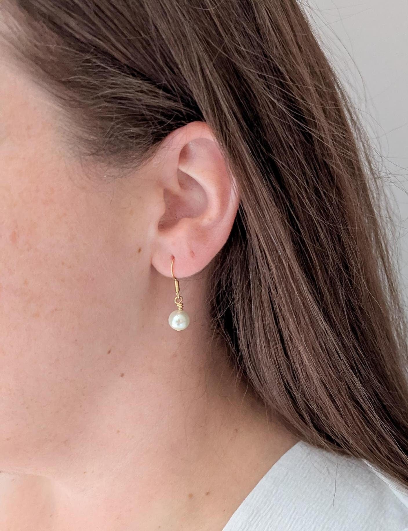 Anna - Simple Drop Pearl Dangle Earring