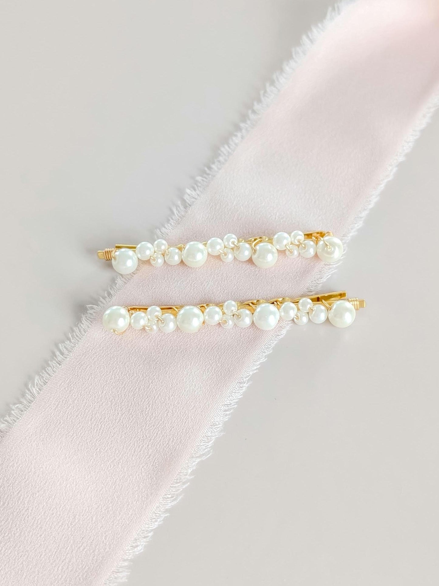 Kate – Pearl Wrapped Bobby Pins (Set of 2)