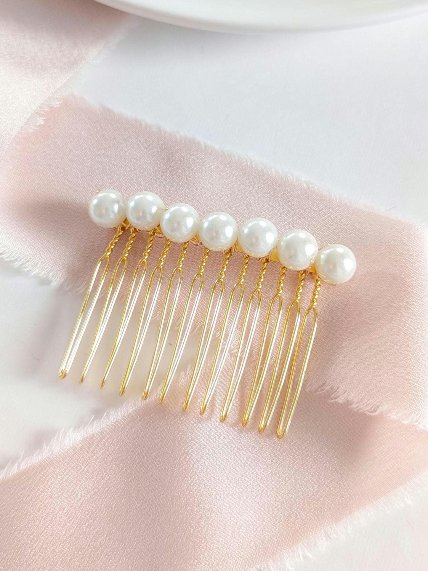 Elise - Classic Pearl Wedding Hair Comb