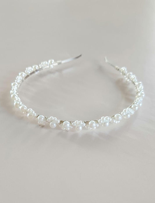 Lexi – Minimalist Pearl Bridal Headband