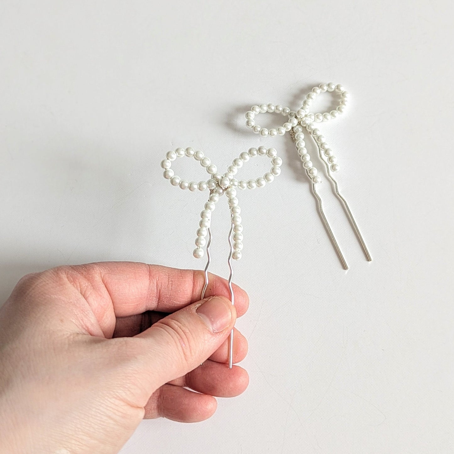 Lily – Small Pearl Bow Hair Pin
