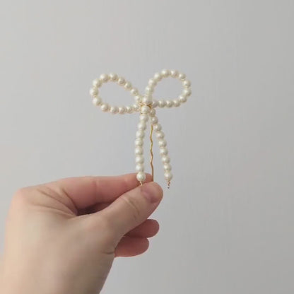 Amelia - Large Pearl Bow Hair Pin